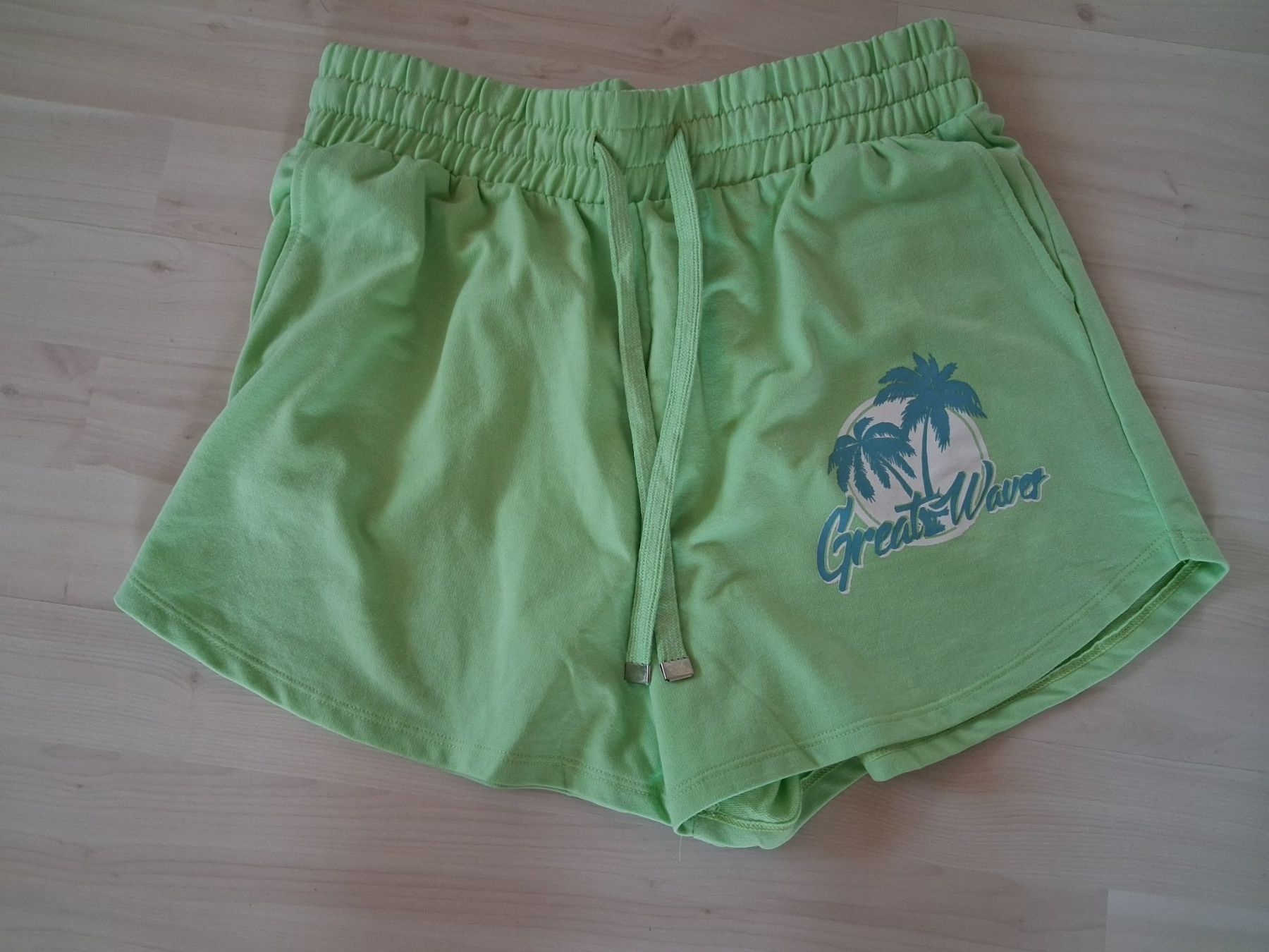 Pantaloni: KURZE SHORTS MIT PRNT GRÜN  S – Nuovo (secondo la descrizione) da langnau venduto da Santos1411