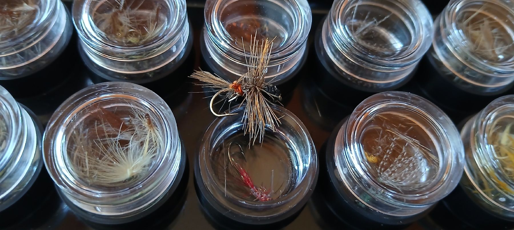Esche: Boîte de mouches de pêche – Usato da Sciernes-d'Albeuve venduto da Dojo004 3