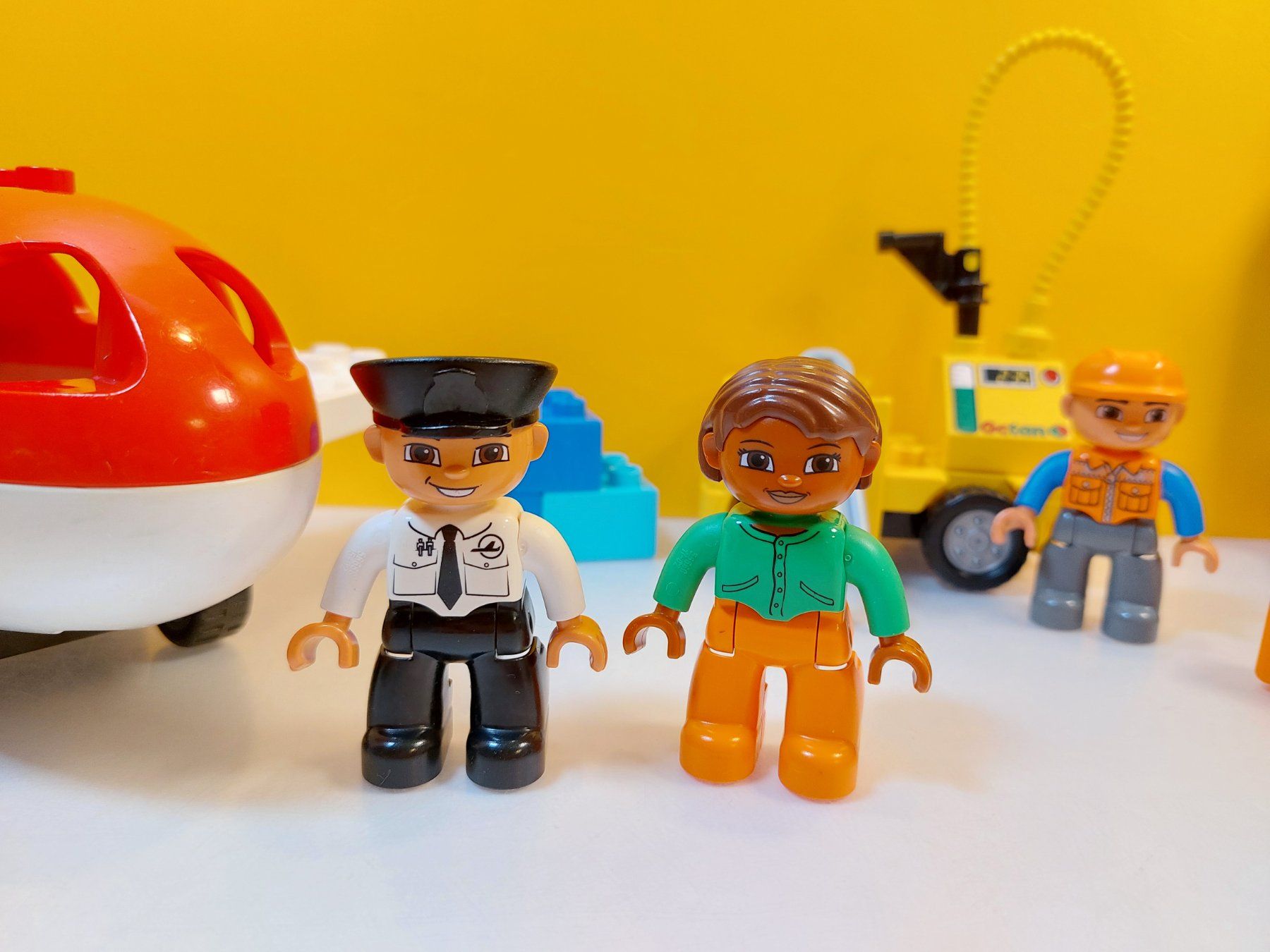 Lego Kit di costruzioni: LEGO Duplo 10590 Flugzeug mit Flughafen – Usato da St.Gallen venduto da TinasBauundSpiel 2