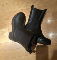 Ungetragener hoch geschnittener Chelsea Boot