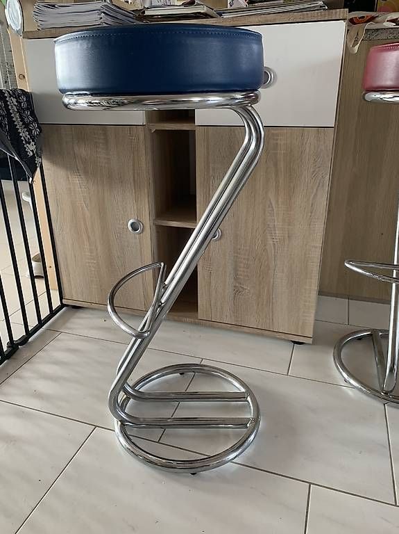 Tabourets: À vendre 6 tabouret haut – D'occasion à Lovens par aline8104