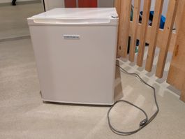 Mini Kühlschrank Kibernetik weiss guter Zustand