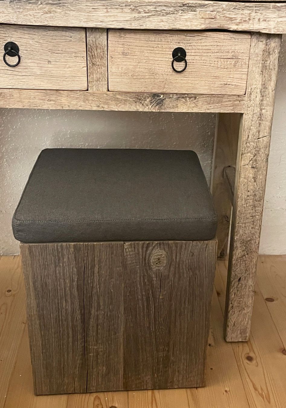 Sgabelli: Hocker eckig 40x40 cm / Holz mit Sitzkissen – Nuovo (secondo la descrizione) da Chur venduto da elifornico 2