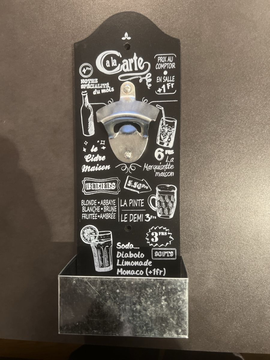 Tutte le decorazioni: Wand-Flaschenöffner mit Auffangbehälter, Chalkboard-Stil – Usato da Uznach venduto da Apuutze
