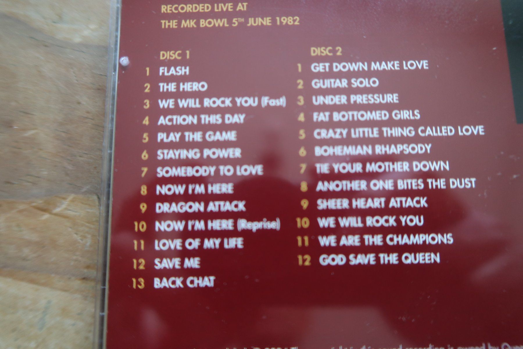 CD: QUEEN - LIVE AT THE BOWL -  2x CD – Usato da Basel venduto da Patiscat 2