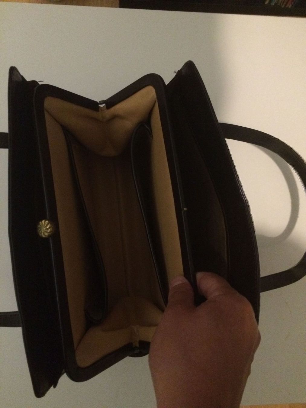 Borse da donna: Schöne Leder Damenhandtasche – Usato da Buchrain venduto da Sisi83 8