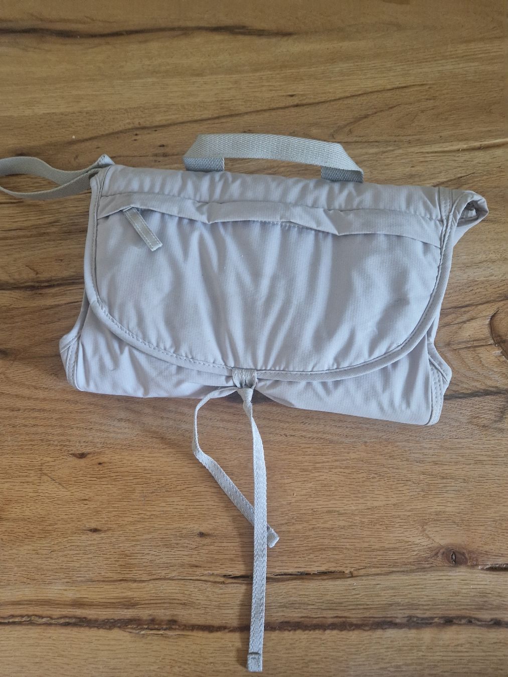 Sacs & sacs à dos: Reisewickeltasche grau – D'occasion à Basel par AvideZa