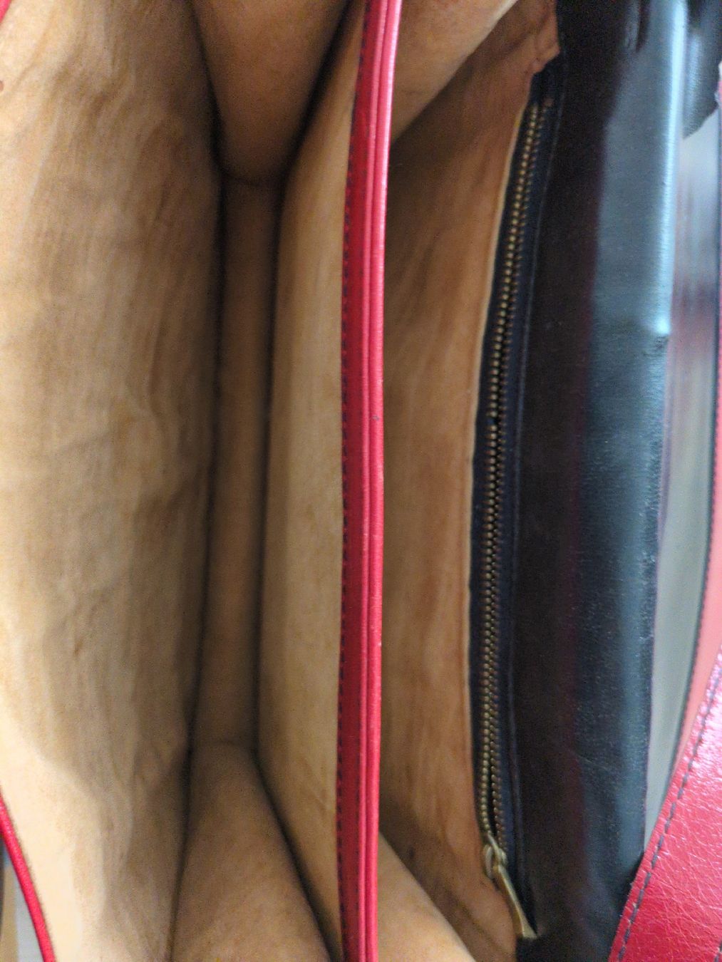 Sonstige Kleidung & Accessoires: Leder Handtasche rot – Gebraucht aus Rapperswil SG von WestlakeVilageCA 4
