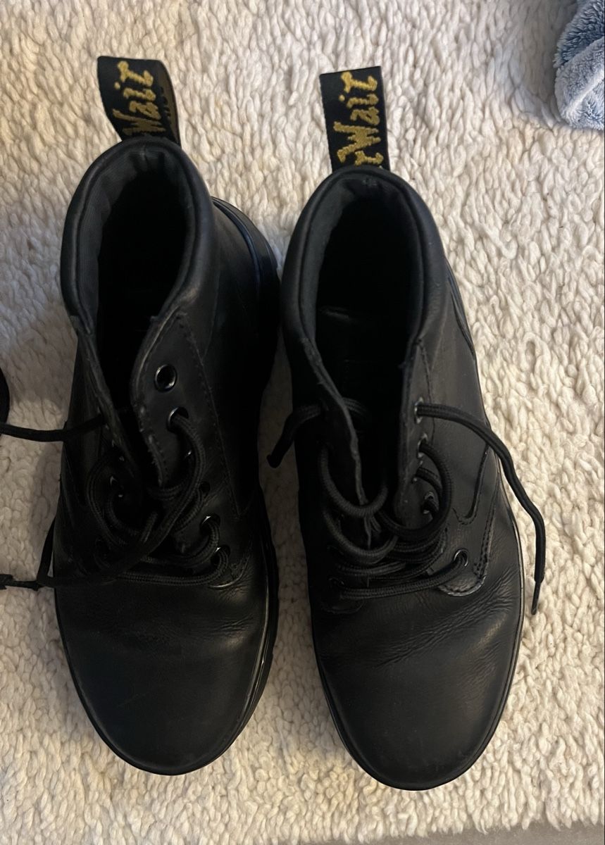 Herrenschuhe: Bottines doc Martens peu portées  – Gebraucht aus Ecuvillens von Baccara05 1