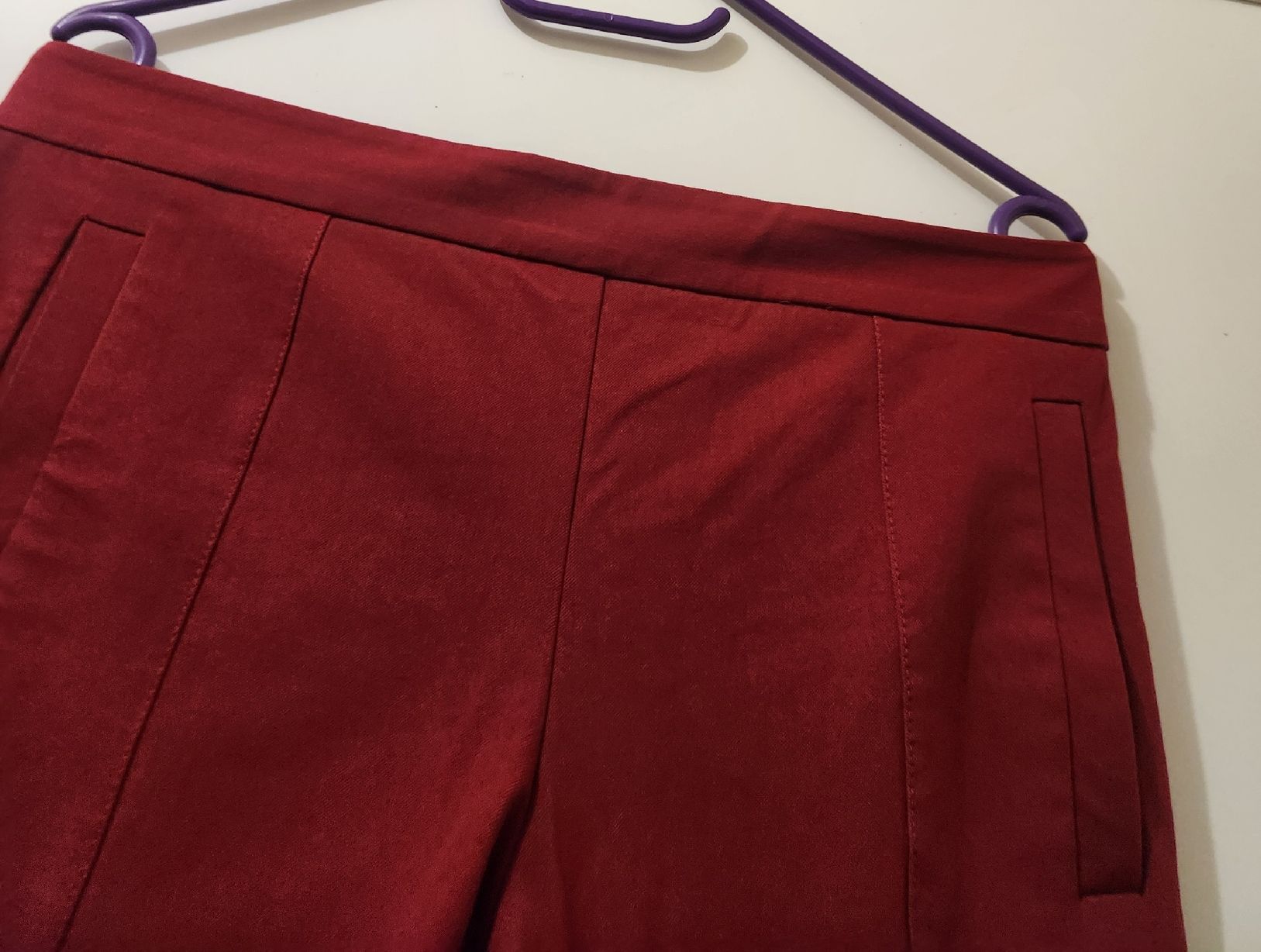 Cos Pantaloni: Pantalon Cos rouge taille 40 Streich  – Usato da Niedergösgen venduto da Eva2410 2