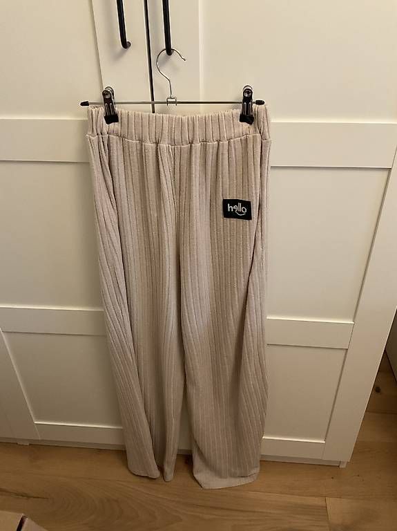 Pantaloni: Hose zum chillen – Usato da Wettingen venduto da monikazefi