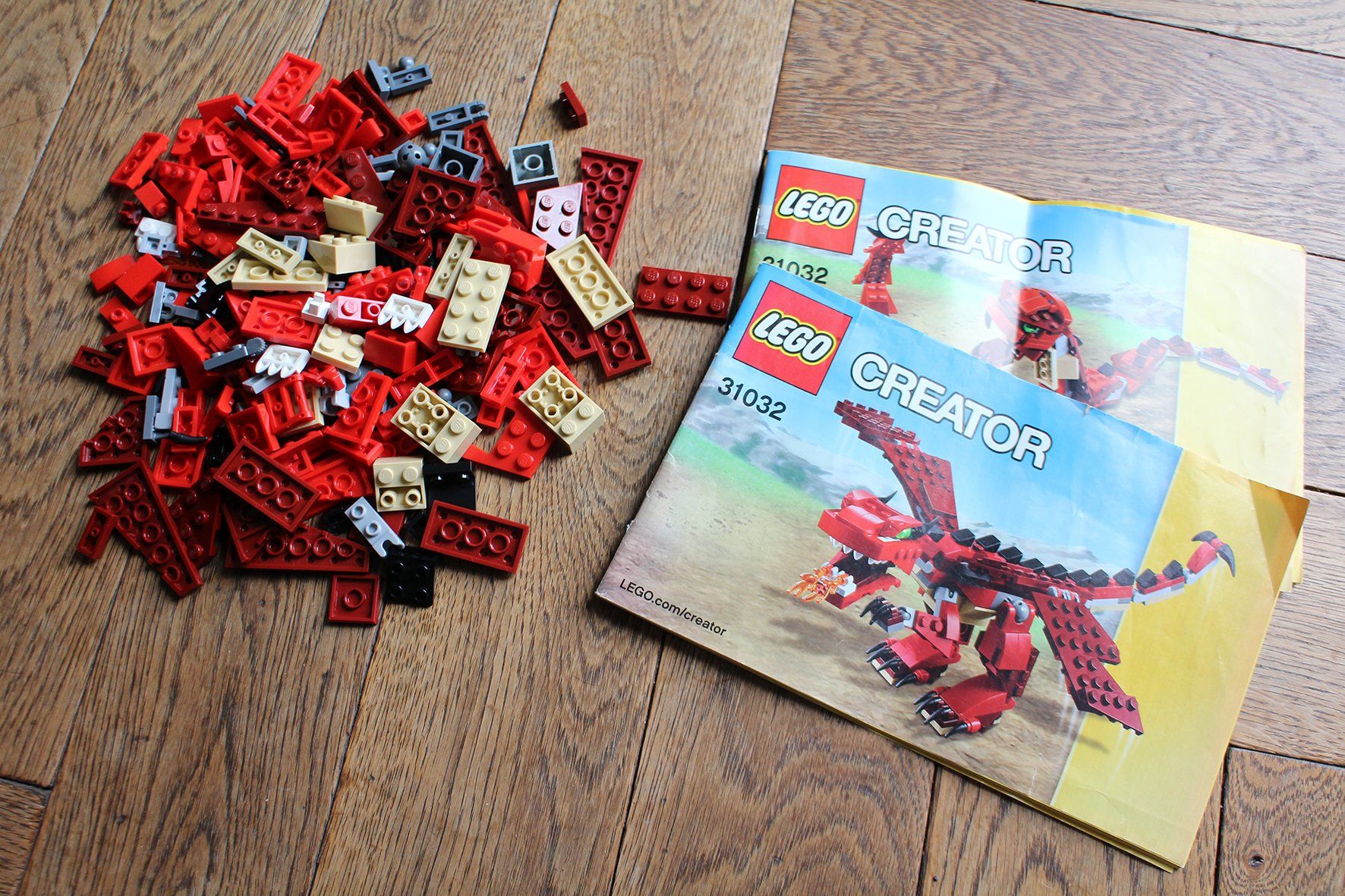 Lego Kit di costruzioni: LEGO Creator 3 in1 / 31032 Drache – Usato da Männedorf venduto da Alpen-Anemone
