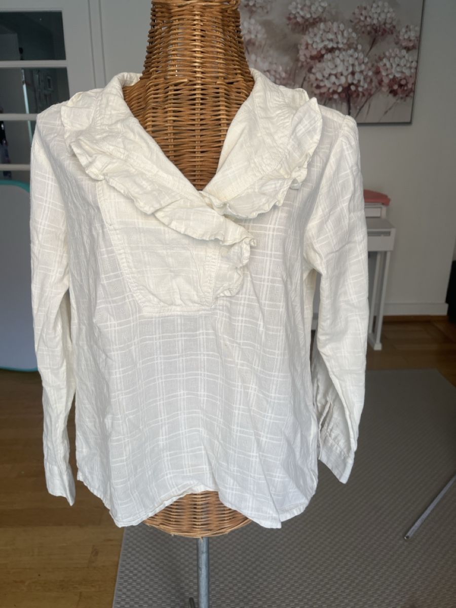 Cyrillus Chemisiers: Cyrillus Bluse, Creme mit Rüschen, 36/38 – D'occasion à Solothurn par Bobesch08
