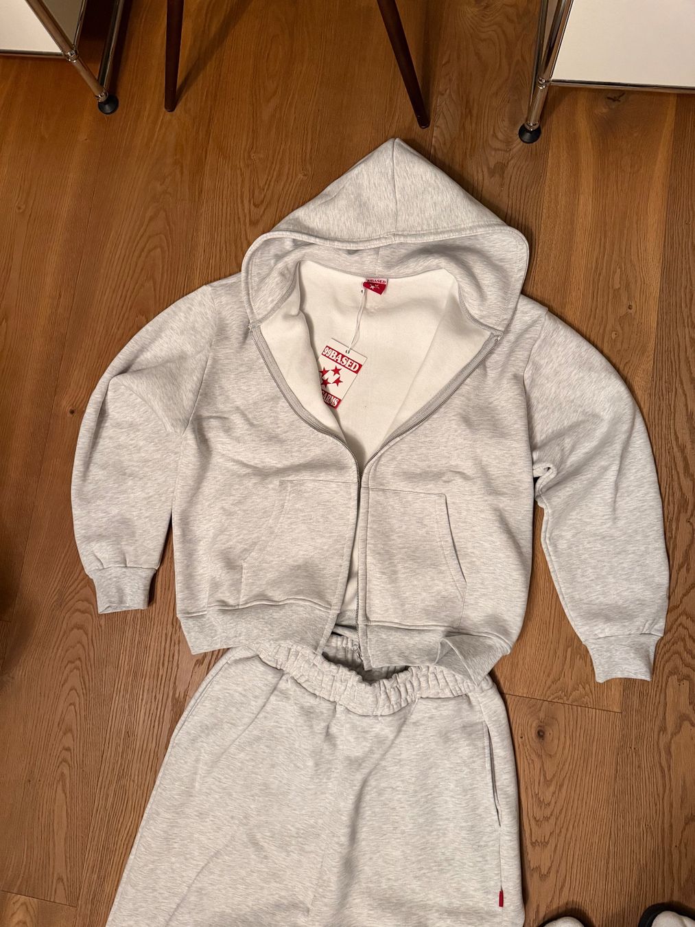 Maglioni & Felpe: 99based tracksuit Grösse L – Nuovo (secondo la descrizione) da Kastanienbaum venduto da bot_bg6h 1