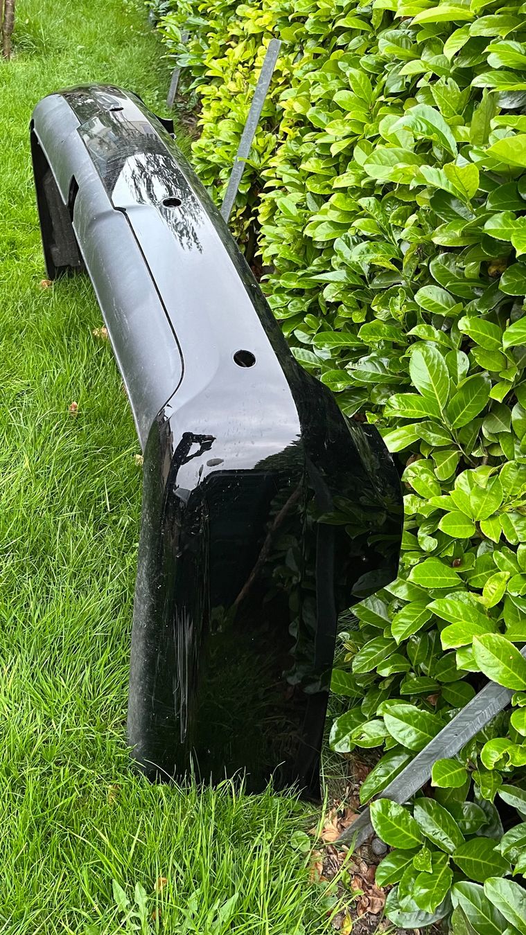 Saab Tutti pezzi di ricambio auto: Stossstangnhaut SAAB 9-5 Kombi – Usato da Zollbrück venduto da Saab900 1