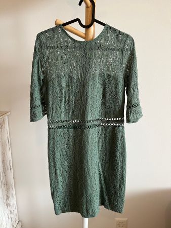 grünes Cocktailkleid mit Spitze 36