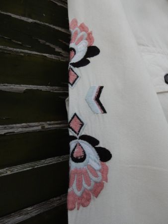 Bluse    bestickt / Viskose  *  violeta   *  Mng    Grösse L