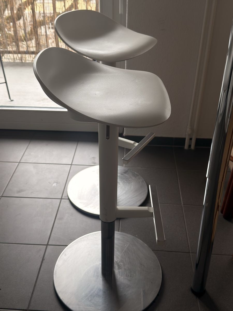 Ikea Tabourets: Barhocker, Ikea, weiss – D'occasion à Zürich par mir_29tz