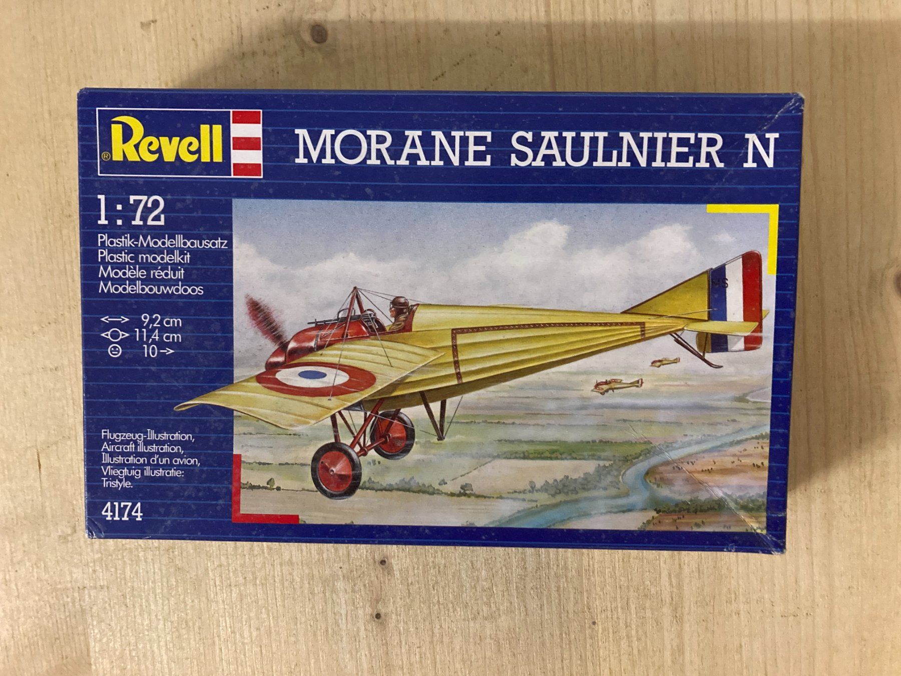 Revell Kit di modellismo & Modellini statici: Flugzeug Plastikbausatz – Nuovo (secondo la descrizione) da Frauenfeld venduto da oli_hy8j
