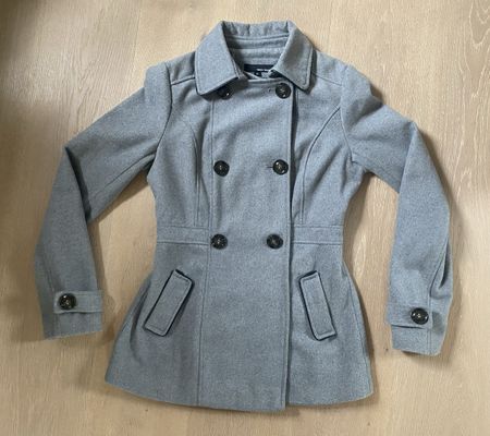 Neuwertige graue Jacke von Tally Weijl, Grösse 34