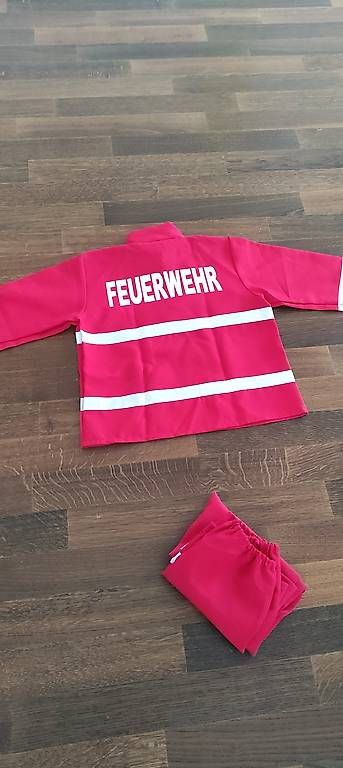 Costumi: Feuewehrkostüm Kinder (Grösse 104) – Usato da Muolen venduto da strandperle