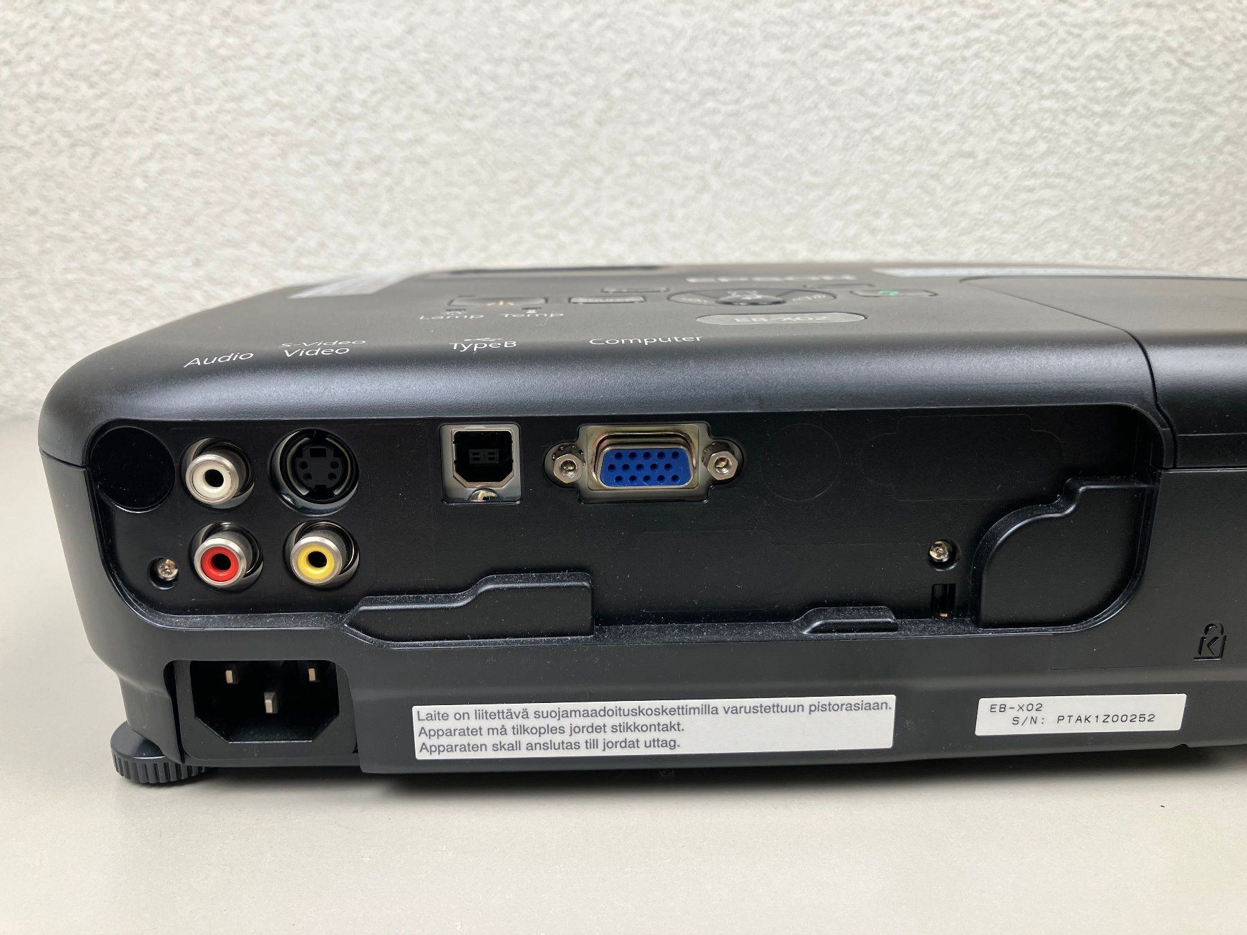 Epson Vidéoprojecteurs: Epson Multimedia Projector EB-X02 – D'occasion à Stallikon par Colombaccio 3