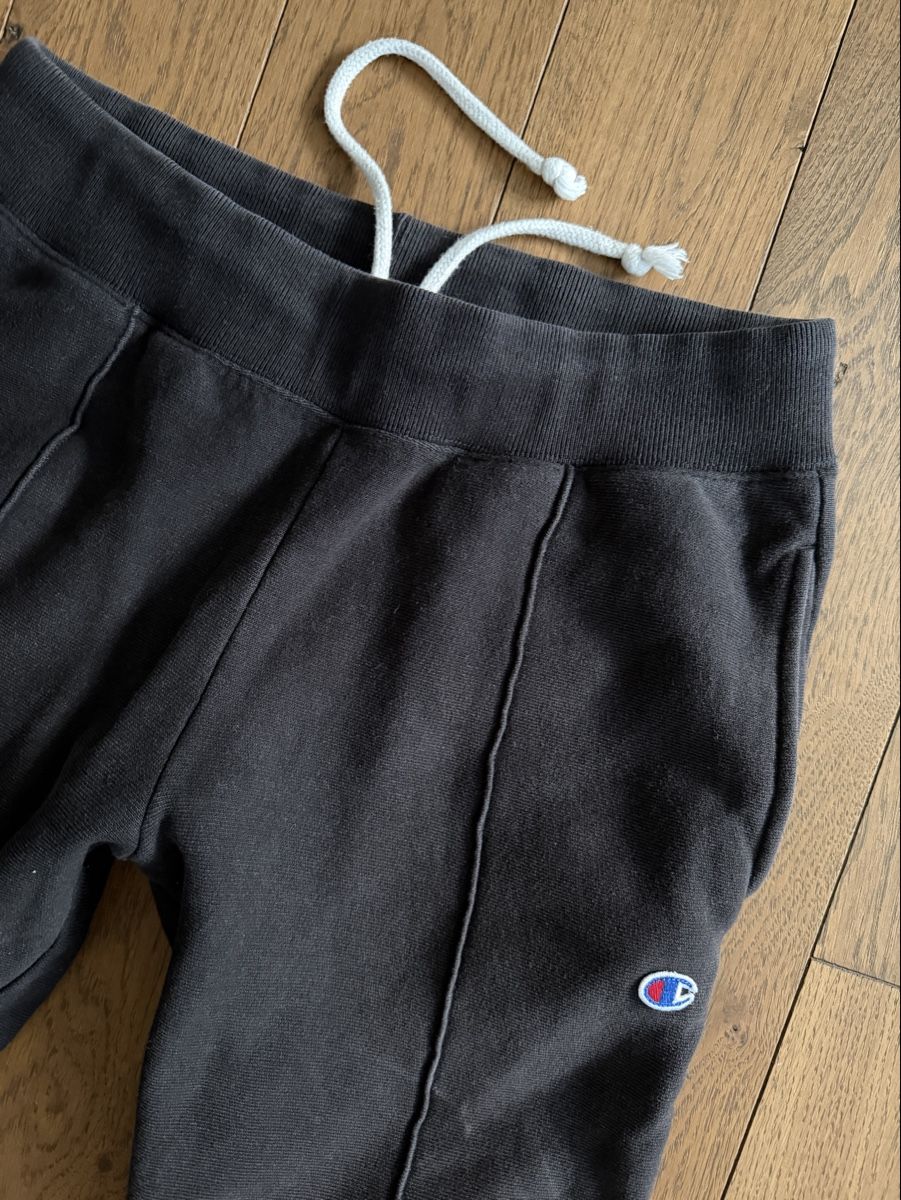 Champion Hosen: Trainerhose Champion S/36 schwarz – Gebraucht aus Bern von die_6p8g 1