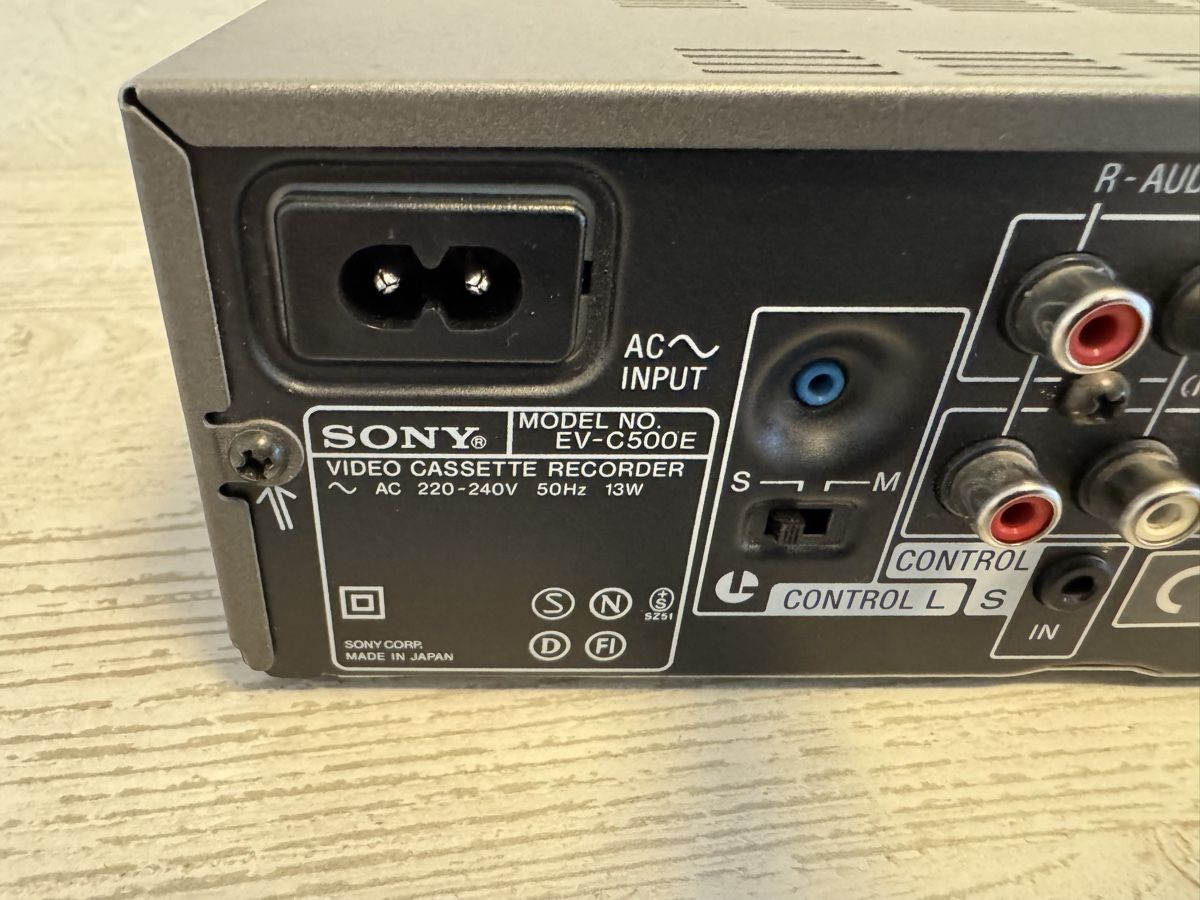 Sony Registratori: Sony ev-c500e hi8 recorder – Usato da Zunzgen venduto da milesdavis76 7