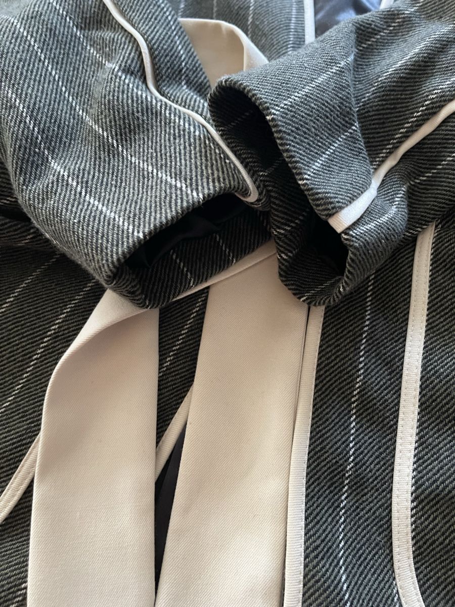 Giacche: Blazer Schicker Damenblazer, Gr. S,  gestreift, beige – Usato da Rüschlikon venduto da Lajniii 3