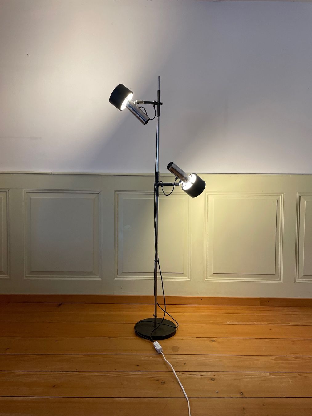 Lampade: Stehlampe mit zwei Spots / 60er Jahre – Usato da Schinznach-Dorf venduto da mix 2