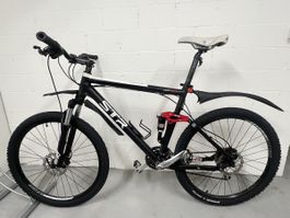 STR Mountainbike vollgefedert Rahmen Grösse L schwarz