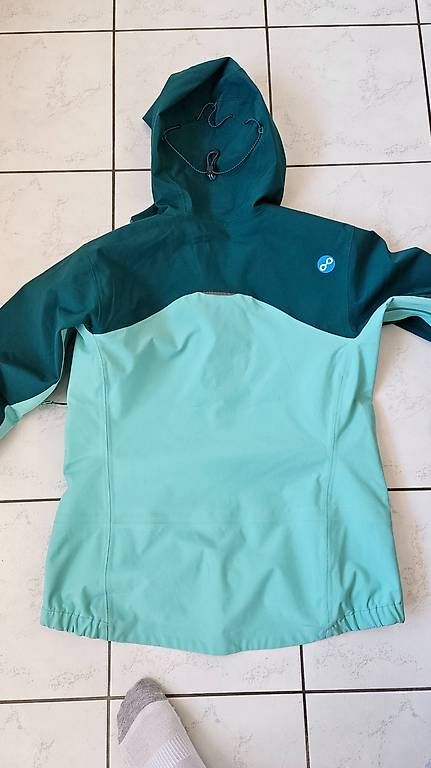 Giacche: Veste de Ski Pyua – Usato da Montbrelloz venduto da lodoud 1