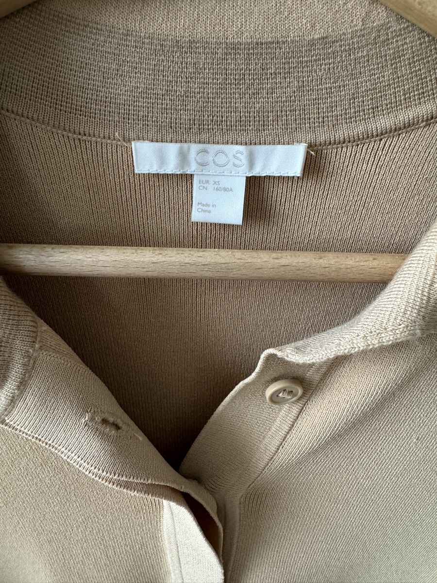 Cos Polo-Shirts: Cos knitted polo – Gebraucht aus Zürich von Lovelyperfumes 1