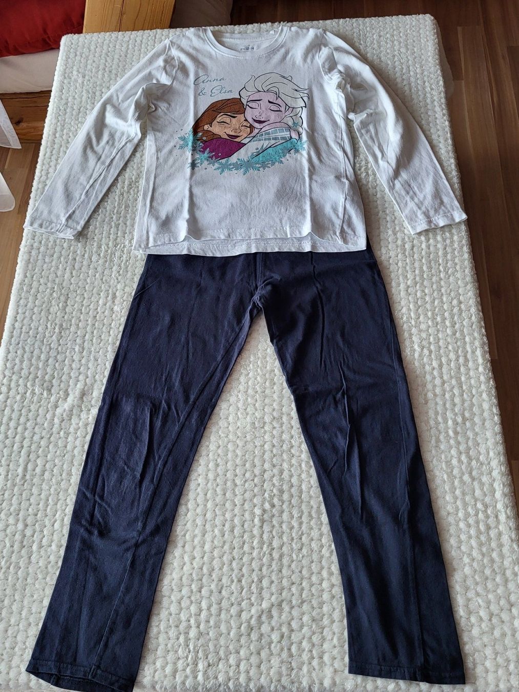 Disney Pigiama & Simili: Kinder-Pyjama langarm: Anna & Elsa – Usato da Hunzenschwil venduto da CashGirl