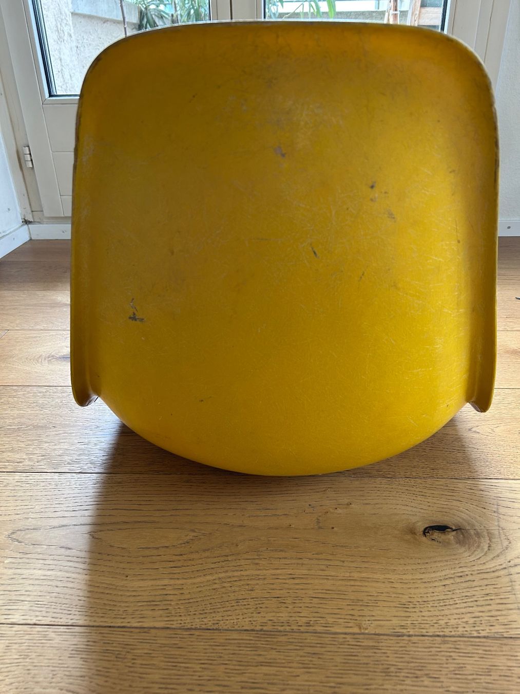 Eames Sedie: Eames Fiberglas Schale gelb – Difettoso da Zürich venduto da Lp_bn 3