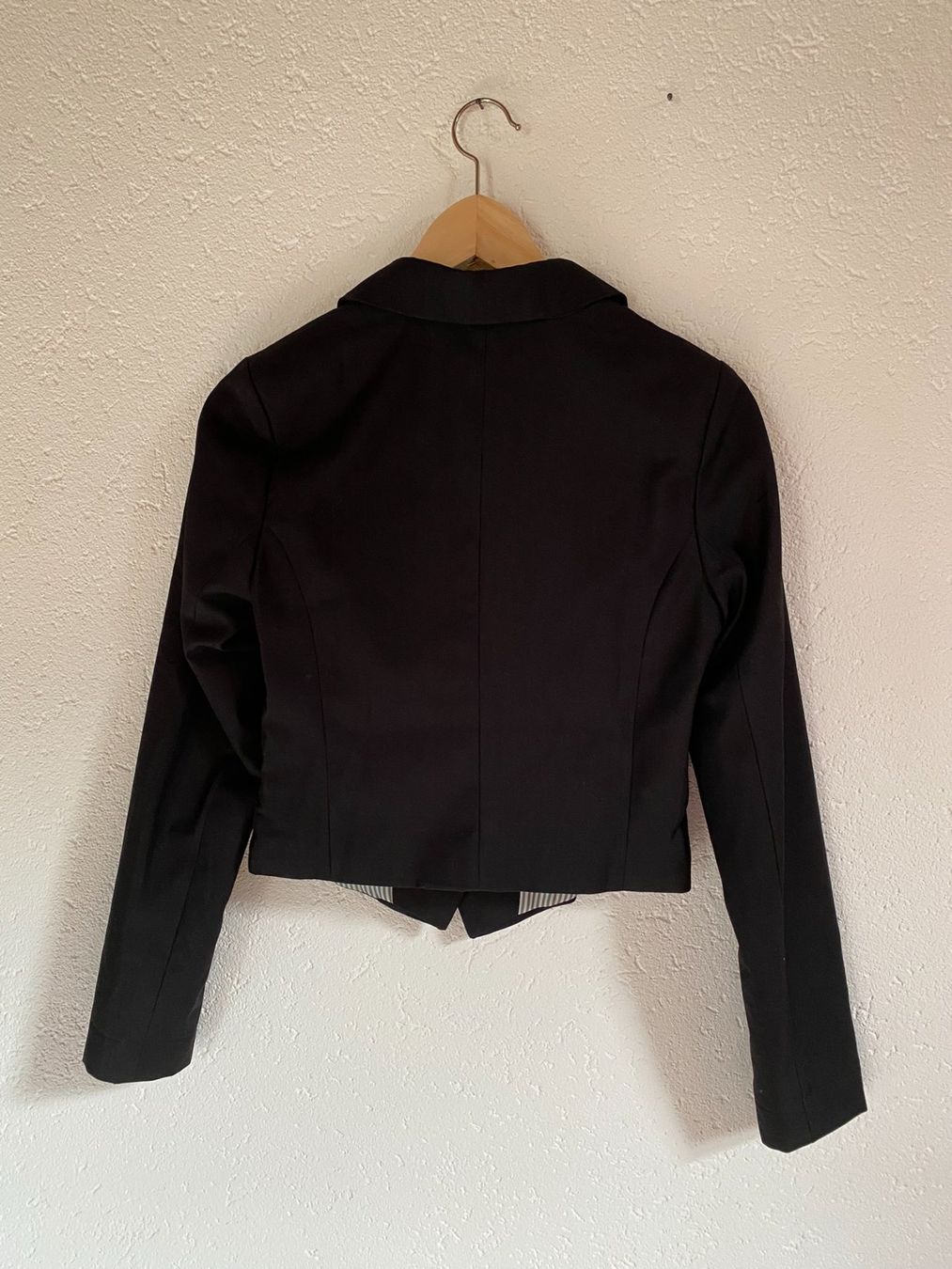 Giacche: Blazer court noir – Usato da Delémont venduto da elena_neuhaus 1