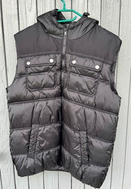 C&A Gilet & Giacche: Dicke schwarze Stepp-Weste – Usato da Ottikon venduto da lo99