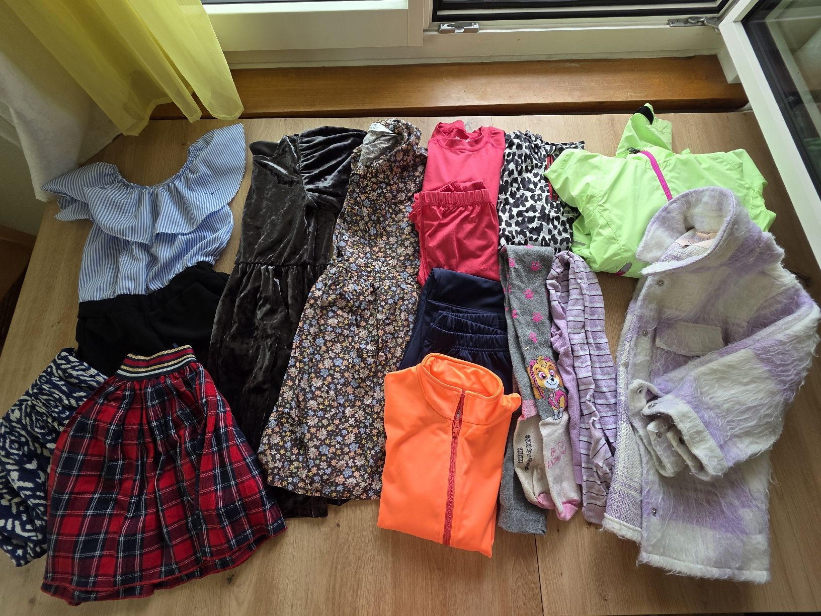 Lotti & Set di vestiti: Mädchenpaket Gr. 122/128 – Usato da Dagmersellen venduto da coo91