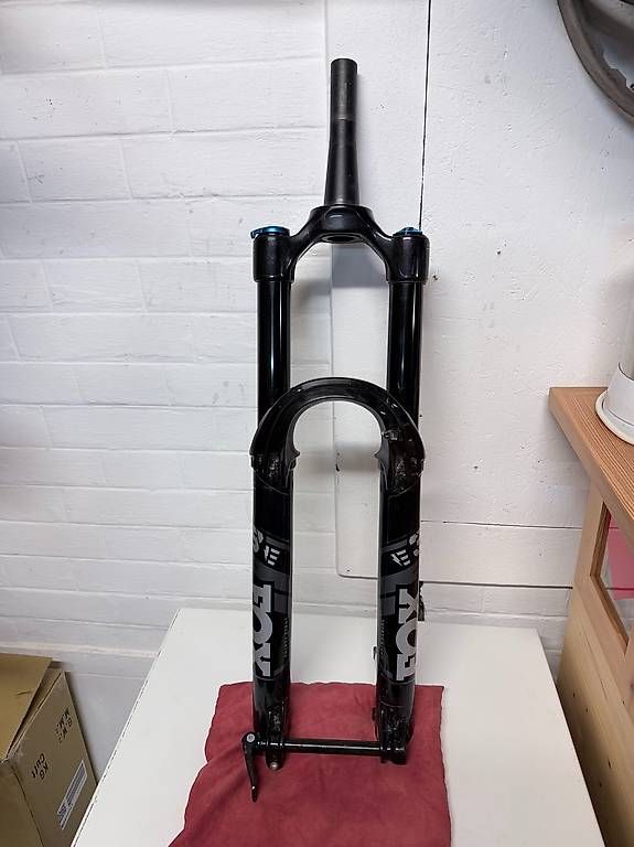 Ersatzteile: Federgabel Fox Performance 2022 38 Float 29 180mm – Gebraucht aus Wald ZH von DoWid 4