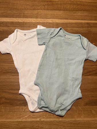Bodys kurzarm Weiss und Blau/Grün Grösse 62/68