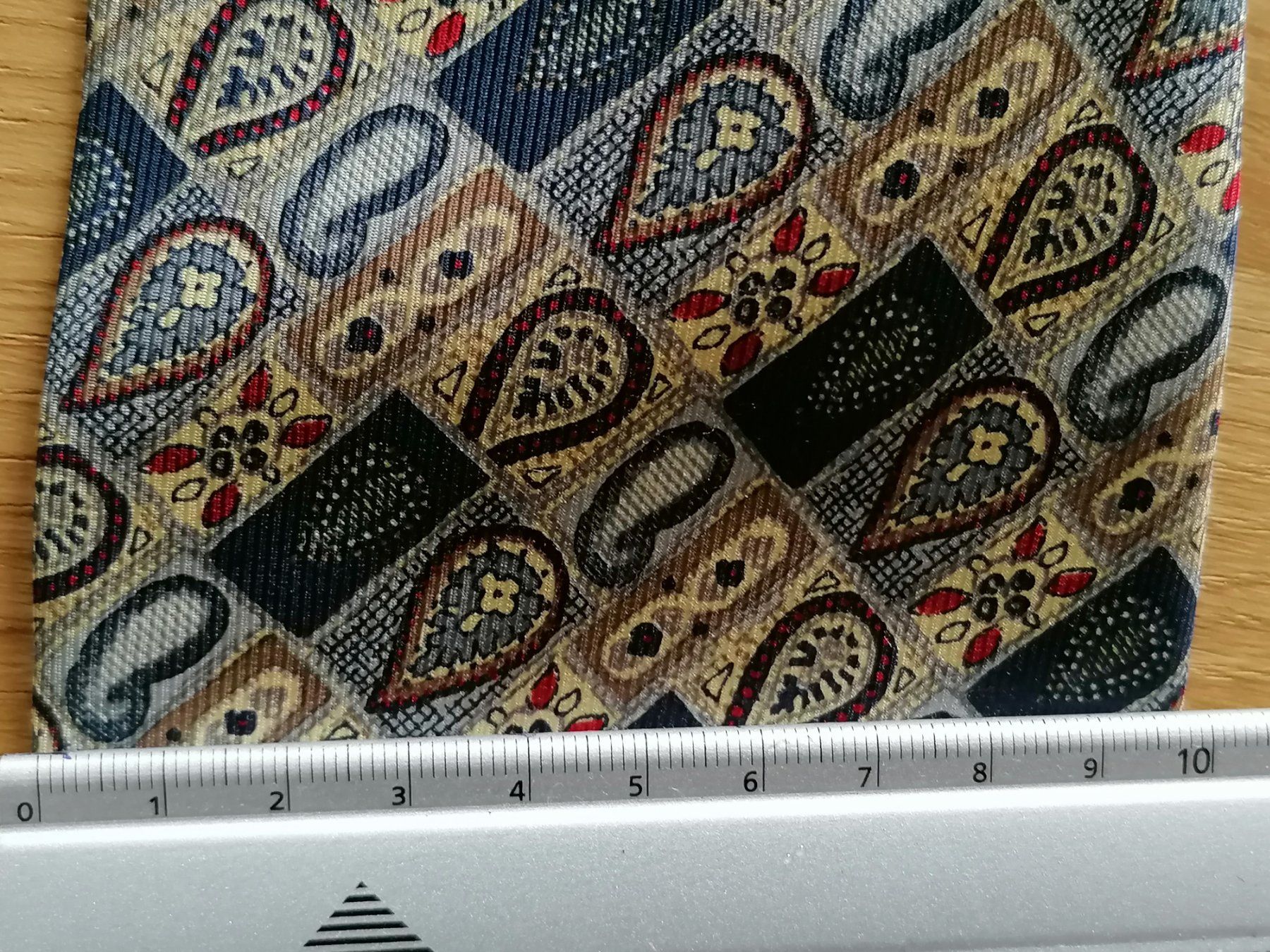 Cravatte: Pelo Krawatte 100% Seide - Nr.130 – Usato da Basel venduto da vintagecollector 2