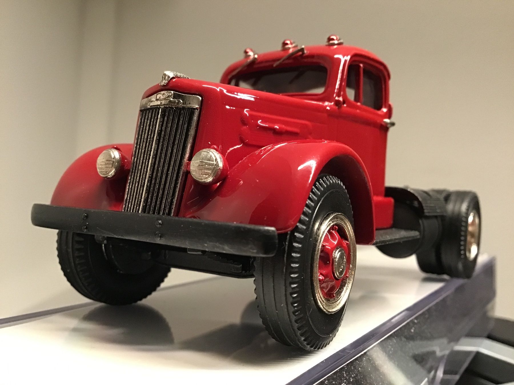 Volvo Modellini d'auto: U.S. Model Mint 1951 White Mustang, 1:43 rot! – Nuovo e nell'imballaggio originale da Männedorf venduto da Modellbau-wyss 2