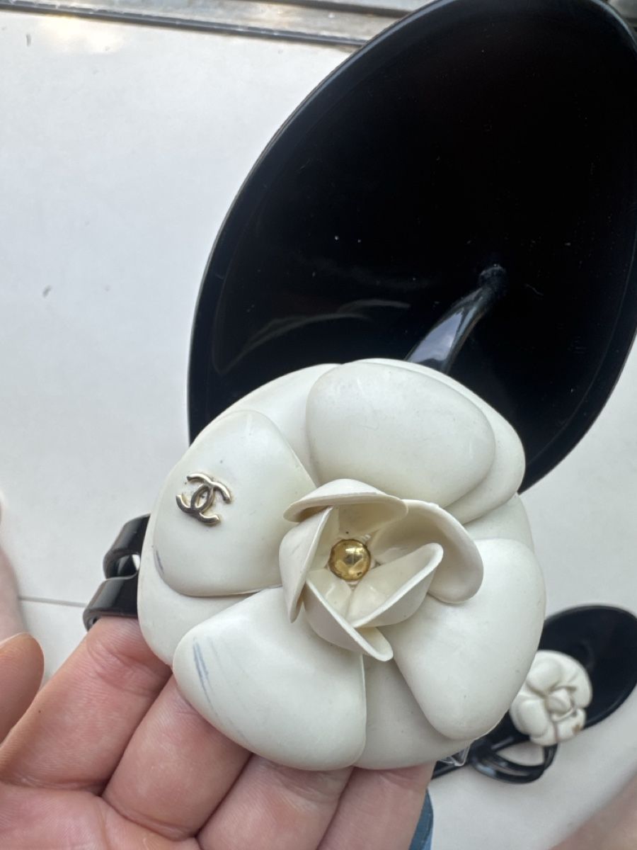 Chanel Scarpe da donna: Tongs CHANEL Camélia Taille 38 – Usato da Davos Dorf venduto da gin_8k9d 2