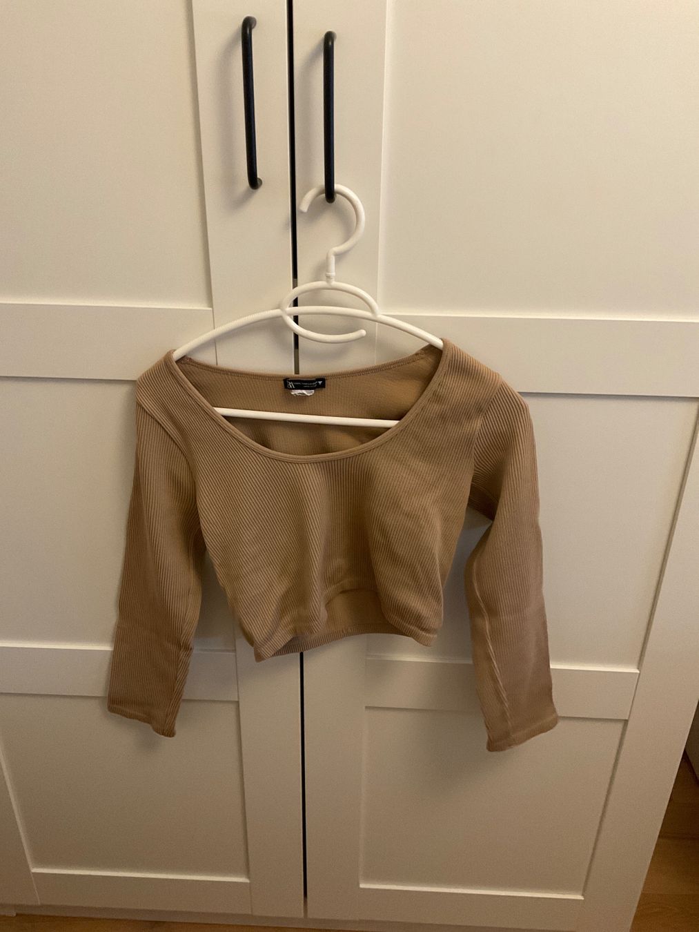 Camicette, T-shirt & Top: Beige Strickpullover, Langarm und bauchfrei – Usato da Wettingen venduto da monikazefi