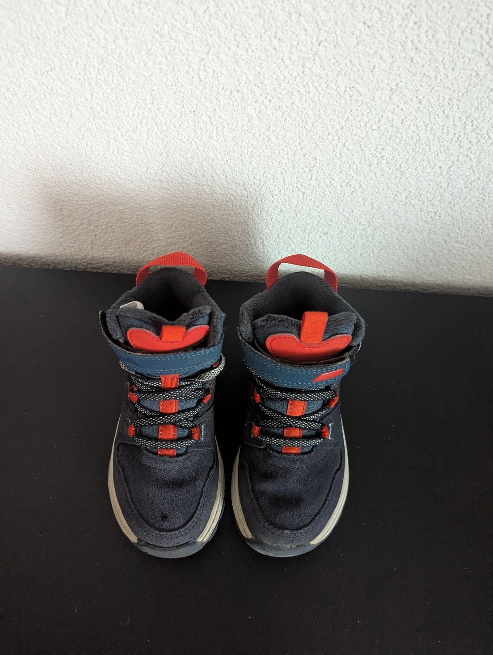 Decathlon Chaussures garçon: Kinder Winterschuhe Quechua Gr.26 – D'occasion à St. Gallen par Mosaika 1