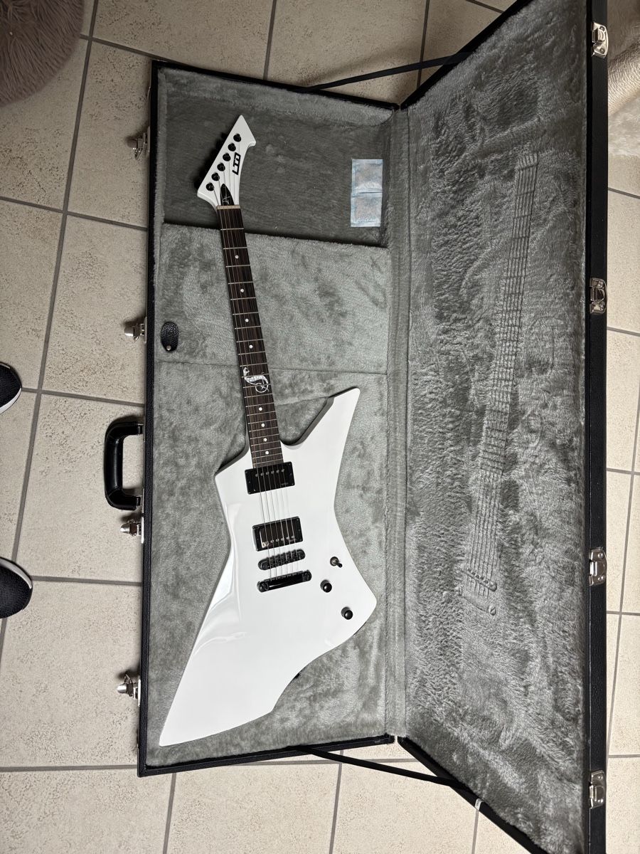 Esp Musikinstrumente: ESP LTD Snakebyte snow White  – Neu (gemäss Beschreibung) aus Le Fuet von Rambo88 1