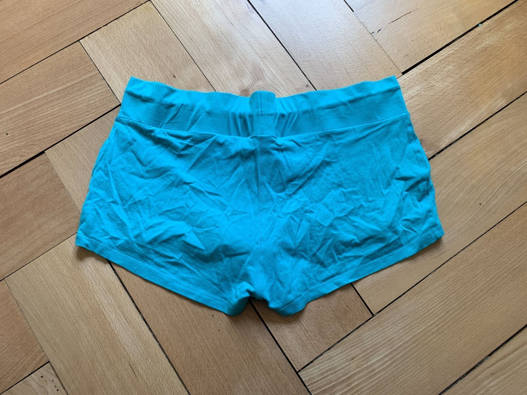 H&M Pantaloni: Shorts türkis sportlich - 36 – Usato da Zürich venduto da Diazaio 1