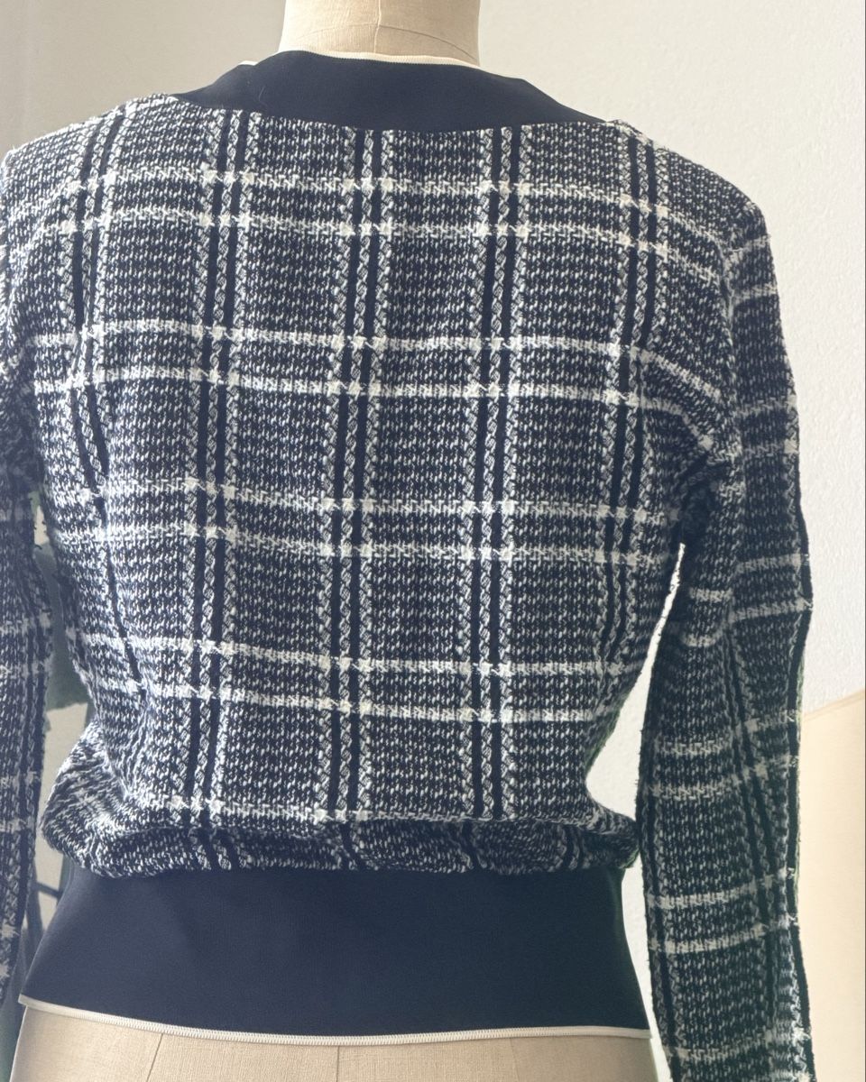 Top: Chic Plaid Knit Sweater Top  – Usato da Bouveret venduto da dou_g8q7 4