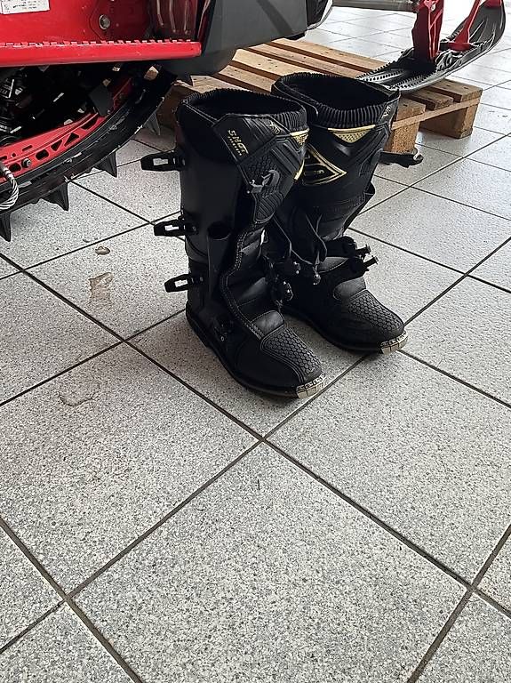 Scarpe da uomo: Bottes enduro T45 bon état  – Usato da Conthey venduto da Patmt09