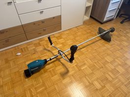Makita Rasentrimmer 36V DUR369A 3 mal gebraucht